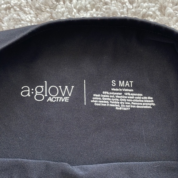 A Glow active maternity capri leggings size small maternity - Picture 2 of 2
